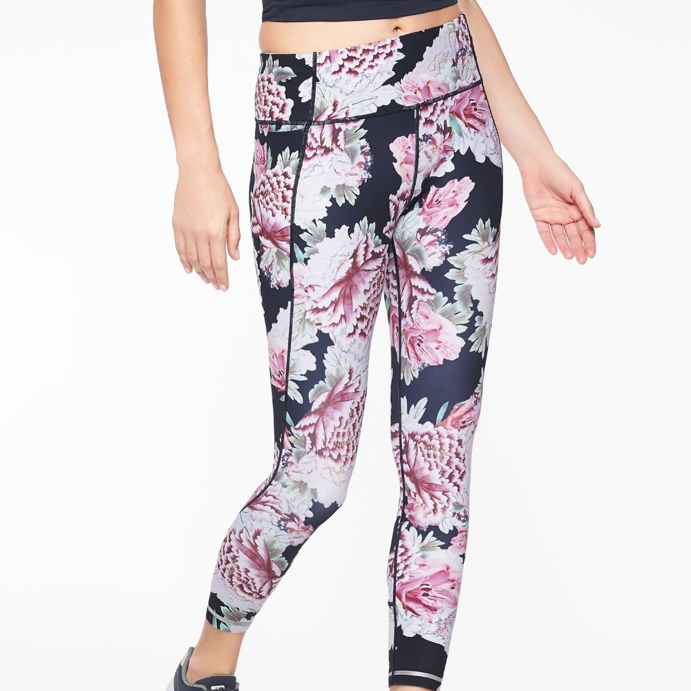 Athleta Run Free Garden Party 7/8 Tight size Large